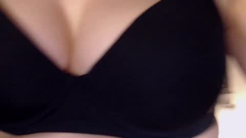 Sandra online show from February 18, 2025, 7:52 pm