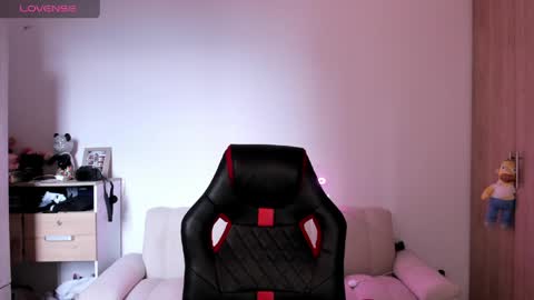 Snapshot of alessandramoreli chatting on May 28, 2026, 7:11 pm AlessandraMoreli Its my birthday online show from May 28, 2026, 7:11 pm