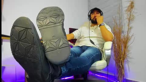 Snapshot of alessandro__wye chatting on December 2, 2024, 4:31 am ALESSANDRO WYE online show from December 2, 2024, 4:31 am