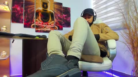 Snapshot of alessandro__wye chatting on December 22, 2024, 6:48 pm ALESSANDRO WYE online show from December 22, 2024, 6:48 pm