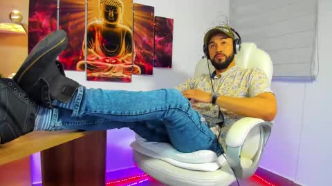 Snapshot of alessandro__wye chatting on January 18, 2025, 5:31 am ALESSANDRO WYE online show from January 18, 2025, 5:31 am