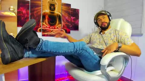 Snapshot of alessandro__wye chatting on January 18, 2025, 8:41 am ALESSANDRO WYE online show from January 18, 2025, 8:41 am