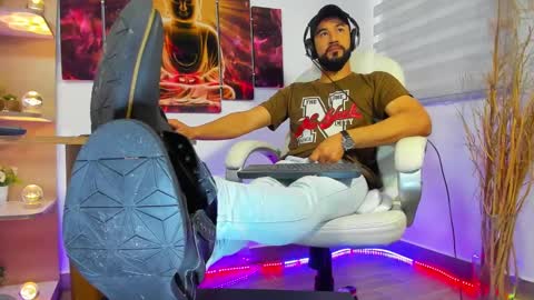 Snapshot of alessandro__wye chatting on January 27, 2025, 12:16 pm ALESSANDRO WYE online show from January 27, 2025, 12:16 pm