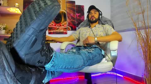 Snapshot of alessandro__wye chatting on January 29, 2025, 7:36 am ALESSANDRO WYE online show from January 29, 2025, 7:36 am