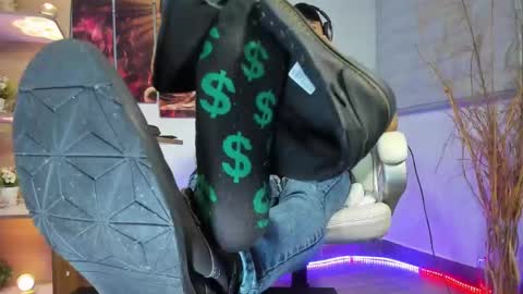 Snapshot of alessandro__wye chatting on February 5, 2025, 8:54 am ALESSANDRO WYE online show from February 5, 2025, 8:54 am