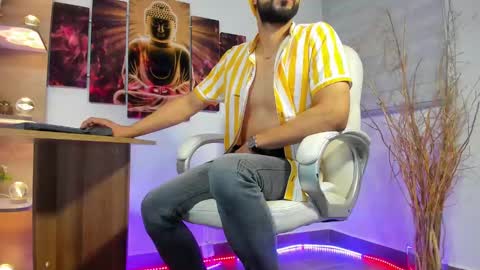 Snapshot of alessandro__wye chatting on February 11, 2025, 5:05 am ALESSANDRO WYE online show from February 11, 2025, 5:05 am