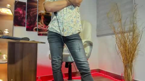 Snapshot of alessandro__wye chatting on February 13, 2025, 3:29 am ALESSANDRO WYE online show from February 13, 2025, 3:29 am