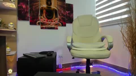 Snapshot of alessandro__wye chatting on March 3, 2025, 6:44 pm ALESSANDRO WYE online show from March 3, 2025, 6:44 pm