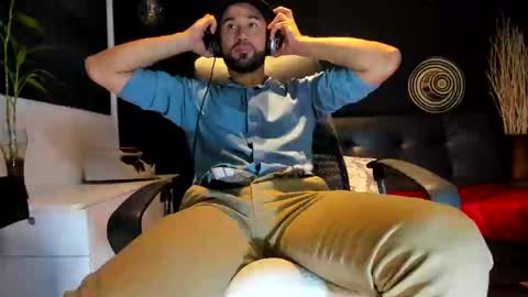 Snapshot of alessandro__wye chatting on October 11, 2025, 6:45 am ALESSANDRO WYE online show from October 11, 2025, 6:45 am