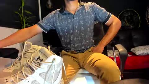 Snapshot of alessandro__wye chatting on October 17, 2025, 6:49 am ALESSANDRO WYE online show from October 17, 2025, 6:49 am