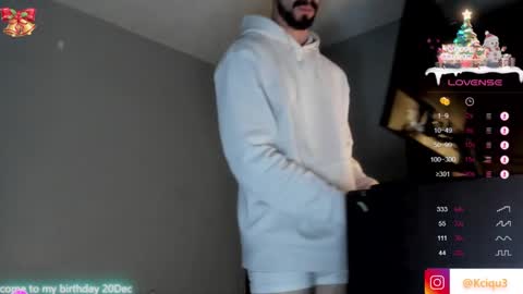 Snapshot of alessandro_dibellucci chatting on December 6, 2024, 2:13 am Kciqu3 Independent model online show from December 6, 2024, 2:13 am