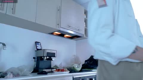 Snapshot of alessandro_dibellucci chatting on September 8, 2025, 9:14 pm Kciqu3 Independent model online show from September 8, 2025, 9:14 pm