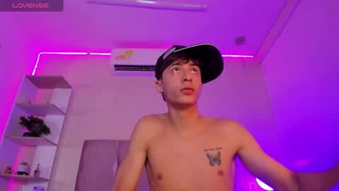 Snapshot of alessandro_dybala chatting on December 29, 2024, 2:52 pm Alessandro Dybala online show from December 29, 2024, 2:52 pm