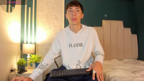 Snapshot of alessandro_dybala chatting on December 30, 2024, 11:37 am Alessandro Dybala online show from December 30, 2024, 11:37 am