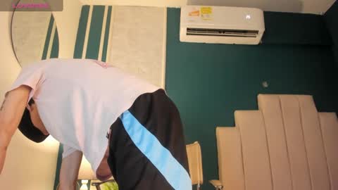 Snapshot of alessandro_dybala chatting on January 2, 2025, 12:03 pm Alessandro Dybala online show from January 2, 2025, 12:03 pm