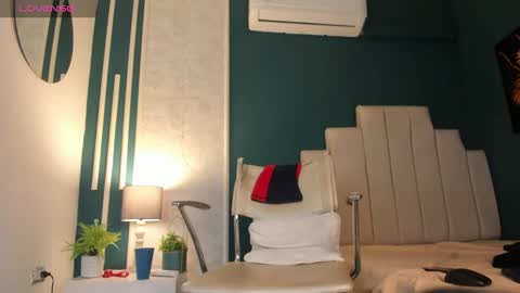 Snapshot of alessandro_dybala chatting on January 7, 2025, 3:02 pm Alessandro Dybala online show from January 7, 2025, 3:02 pm