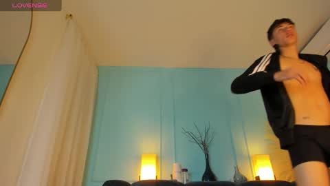 Snapshot of alessandro_dybala chatting on January 23, 2025, 6:24 pm Alessandro Dybala online show from January 23, 2025, 6:24 pm