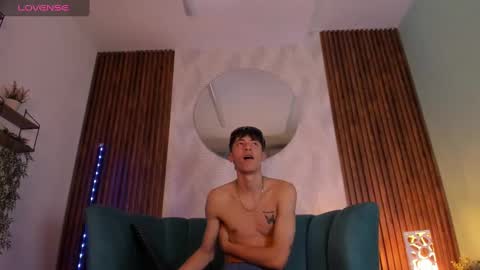 Snapshot of alessandro_dybala chatting on January 24, 2025, 6:35 pm Alessandro Dybala online show from January 24, 2025, 6:35 pm