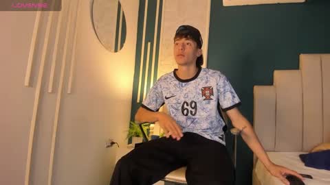 Snapshot of alessandro_dybala chatting on January 26, 2025, 12:01 pm Alessandro Dybala online show from January 26, 2025, 12:01 pm