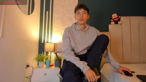 Snapshot of alessandro_dybala chatting on January 31, 2025, 12:29 pm Alessandro Dybala online show from January 31, 2025, 12:29 pm