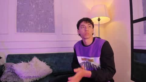 Snapshot of alessandro_dybala chatting on October 19, 2025, 12:28 pm Alessandro Dybala online show from October 19, 2025, 12:28 pm