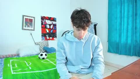 Snapshot of alessandro_dybala chatting on June 3, 2026, 12:19 pm Alessandro Dybala online show from June 3, 2026, 12:19 pm