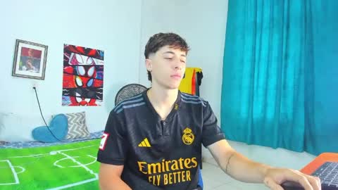 Snapshot of alessandro_dybala chatting on June 5, 2026, 12:33 pm Alessandro Dybala online show from June 5, 2026, 12:33 pm