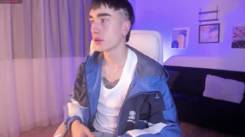 Alessandro . online show from September 19, 2025, 7:14 pm