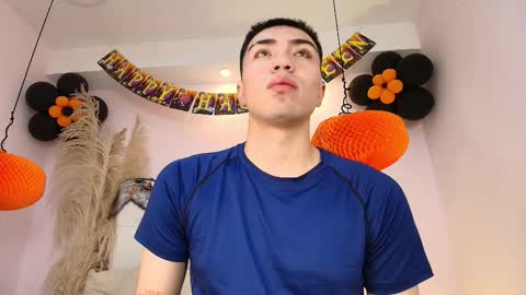 Alessandro  online show from November 3, 2025, 4:36 am