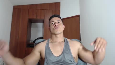 alessandromancini92 online show from November 9, 2025, 7:34 pm