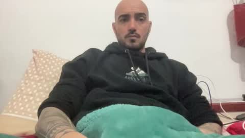 alessandromori91 online show from January 12, 2026, 9:42 pm