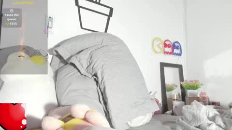 Alessia  online show from October 23, 2025, 6:06 pm