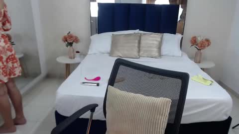 Snapshot of alessia_beth chatting on February 25, 2025, 6:53 pm ALESSIA online show from February 25, 2025, 6:53 pm