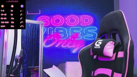 alessiacroft online show from March 24, 2026, 3:55 am