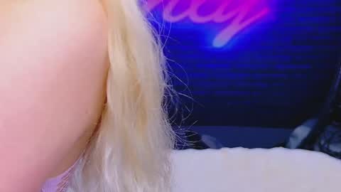 alessiacroft online show from June 1, 2026, 4:03 am