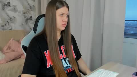 Aletta Oushen online show from October 10, 2025, 11:53 am