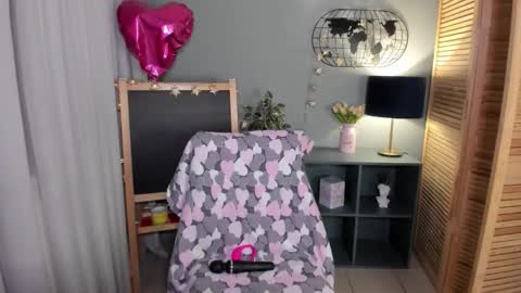 alettablacck online show from October 16, 2025, 1:17 am