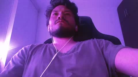 Snapshot of alevil_97 chatting on July 18, 2026, 4:49 am Alejo online show from July 18, 2026, 4:49 am