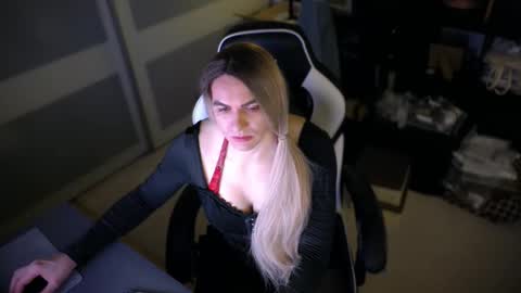 Leyla Leg online show from April 6, 2026, 7:26 pm