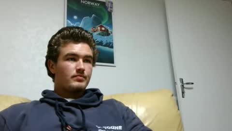 Snapshot of alex83530 chatting on December 31, 2024, 4:57 pm Alex83530 online show from December 31, 2024, 4:57 pm