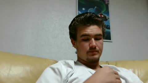 Snapshot of alex83530 chatting on January 1, 2025, 8:47 pm Alex83530 online show from January 1, 2025, 8:47 pm