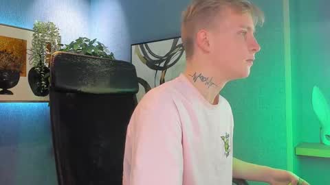 your Alex online show from November 16, 2025, 6:52 am