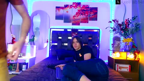 sneider online show from December 1, 2024, 7:14 pm