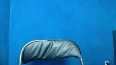 Snapshot of alex_blu chatting on April 12, 2026, 7:57 am Alex online show from April 12, 2026, 7:57 am