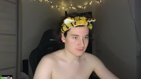 Snapshot of alex_candy_pump chatting on November 8, 2025, 12:33 am FAVORITE online show from November 8, 2025, 12:33 am