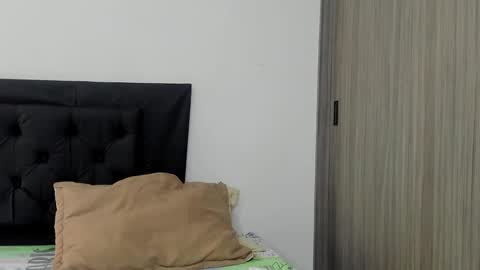 alex_connorr online show from January 14, 2025, 3:15 pm