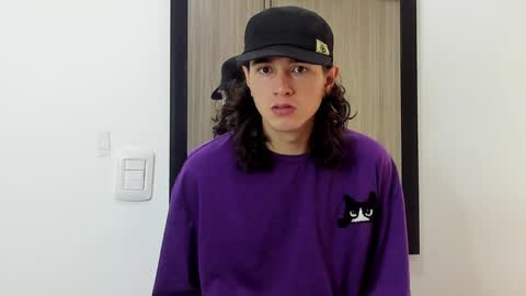 alex_connorr online show from February 1, 2025, 2:56 pm