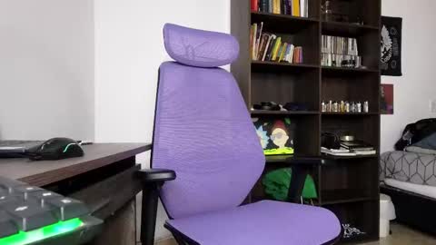 alex_connorr online show from November 13, 2025, 4:00 am