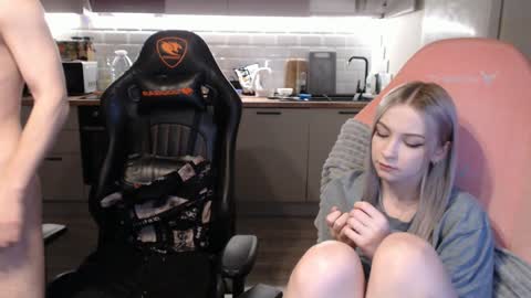 Snapshot of alex_gotcha chatting on December 15, 2024, 10:37 pm Alex online show from December 15, 2024, 10:37 pm