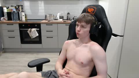 Snapshot of alex_gotcha chatting on February 8, 2025, 6:22 pm Alex online show from February 8, 2025, 6:22 pm